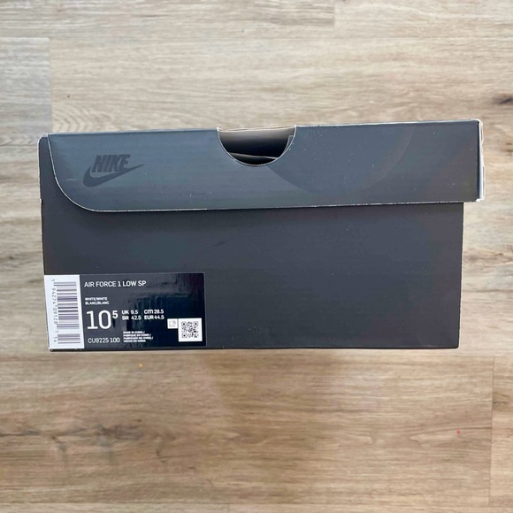 Nike Air Force 1 “Supreme” White size 10.5 used with box 📦 - Picture 6 of 6